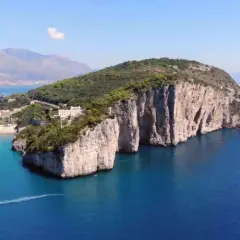 Montagna Spaccata Gaeta: Guida, Leggenda e Visita 2025