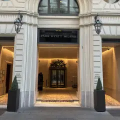 Park Hyatt Milano vs Hyatt Centric: quale scegliere? Guida completa