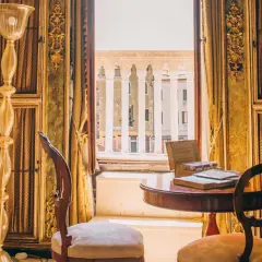 Ca' Sagredo: Lusso Storico sul Canal Grande | Guida Completa