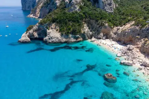 Spiagge Italiane di Tendenza: Le Mete Imperdibili per l'Estate
