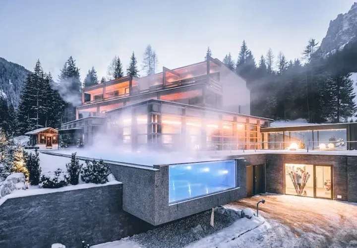 Hotel Cristallo Alta Badia: Lusso, Benessere e Dolomiti | Guida