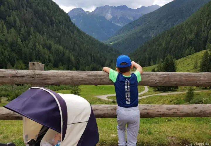 Vacanze in montagna con neonato: la guida sicura per neogenitori
