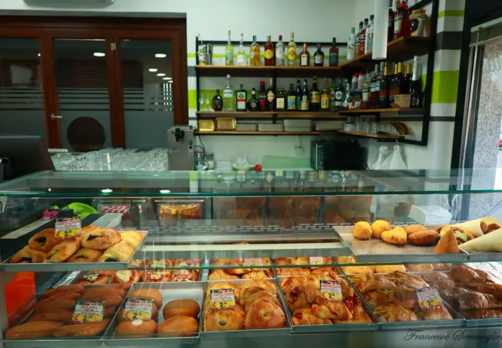 Gastronomia Siciliana: Guida ai Sapori Autentici e Piatti Imperdibili