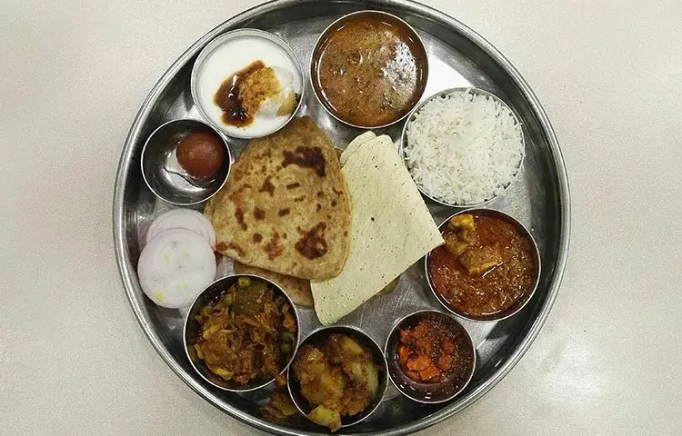 Thali: Cos'è, Cosa Contiene e Dove Gustarlo in Italia