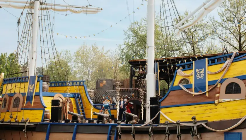 Gardaland: Guida Attrazioni, Novità 2025 e Consigli per la Visita