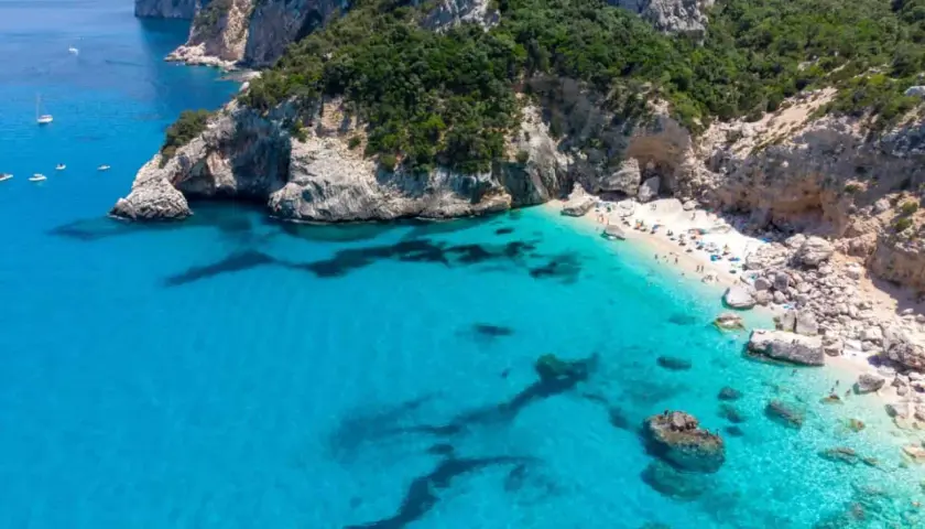 Spiagge Italiane di Tendenza: Le Mete Imperdibili per l'Estate