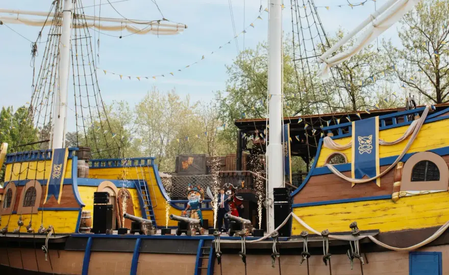 Gardaland: Guida Attrazioni, Novità 2025 e Consigli per la Visita