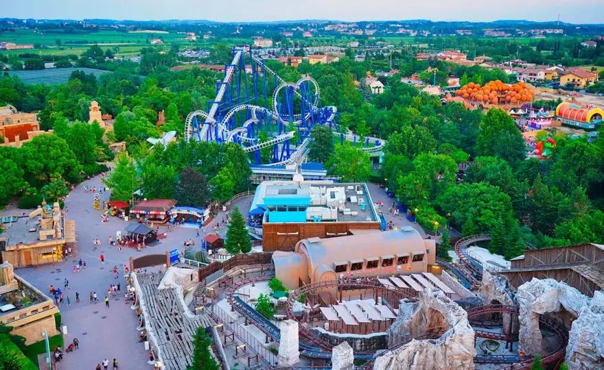 Gardaland: Guida Completa Attrazioni 2025 (Novità e Consigli)