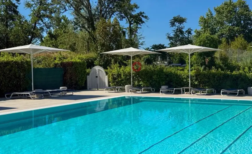 Hotel con Piscina: Guida alla Scelta Perfetta per la Tua Vacanza