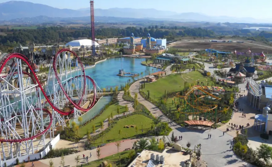 MagicLand Valmontone: Guida Attrazioni e Divertimento per Famiglie