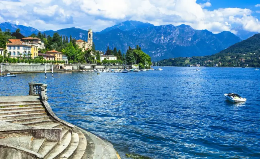 Lombardia: Attrazioni Imperdibili, Borghi e Laghi. La Guida Completa