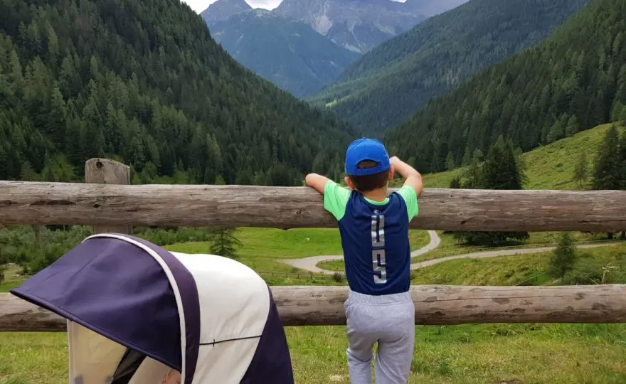 Vacanze in montagna con neonato: la guida sicura per neogenitori
