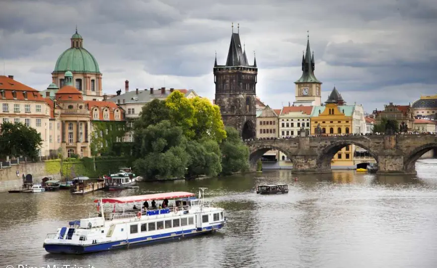 Praga: Guida Attrazioni Imperdibili, Itinerari e Consigli