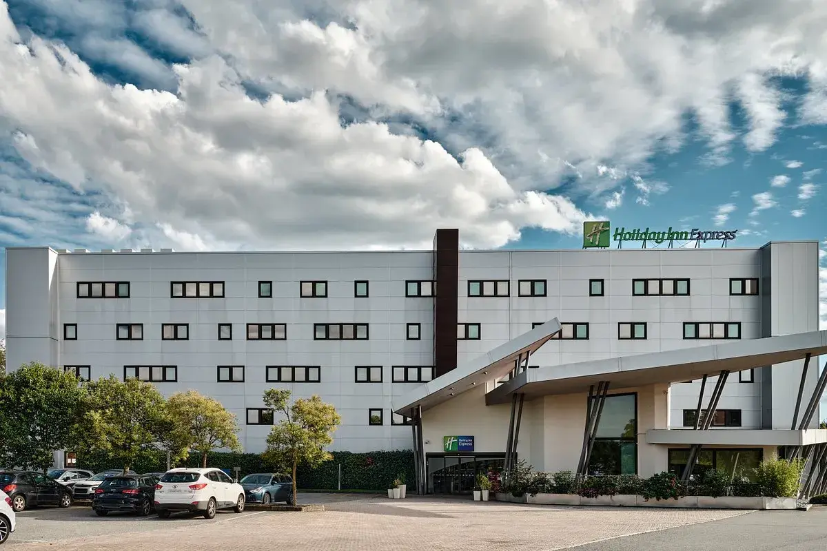 Moxy Malpensa: Hotel Aeroporto T2 - Vicino e Comodo
