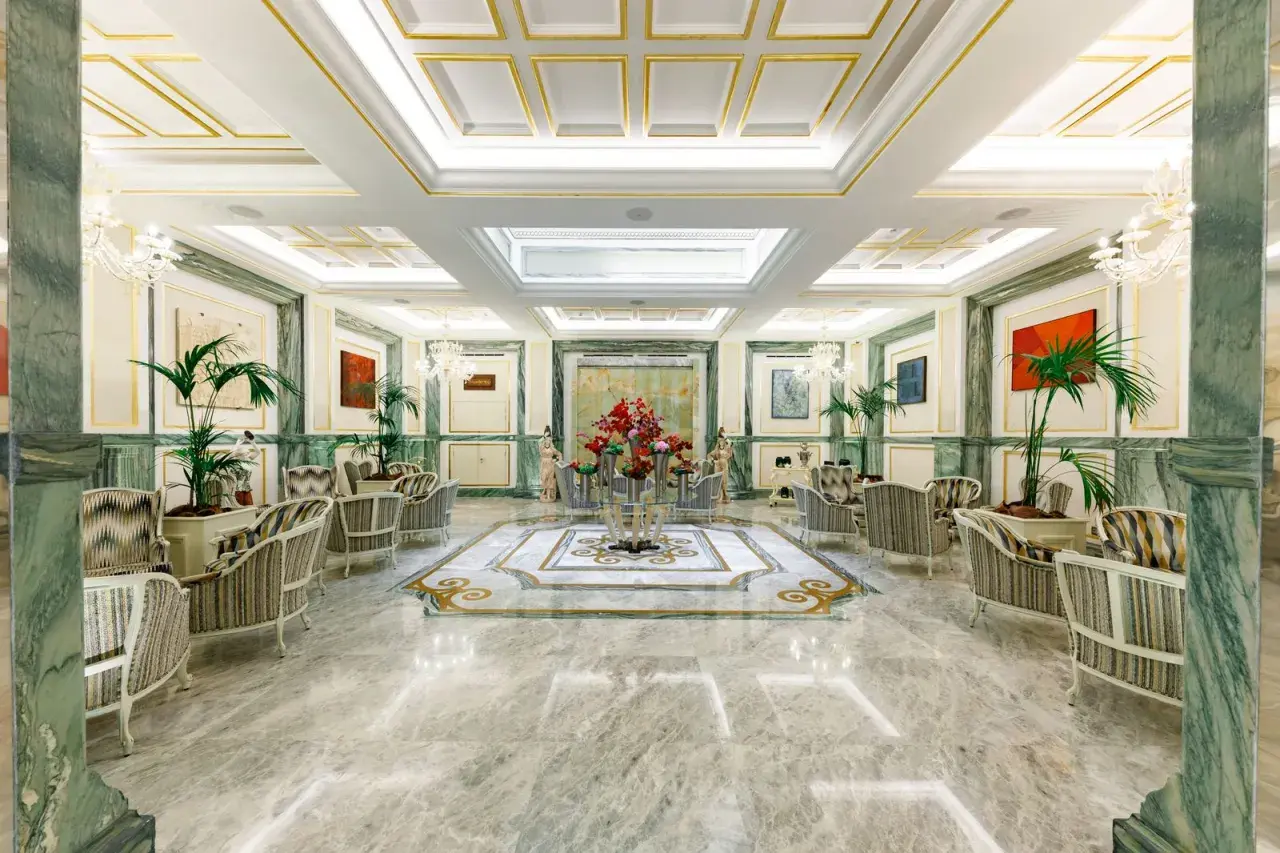 Hilton Roma: Guida alla Scelta Migliore (Lusso, Affari, Viaggio)