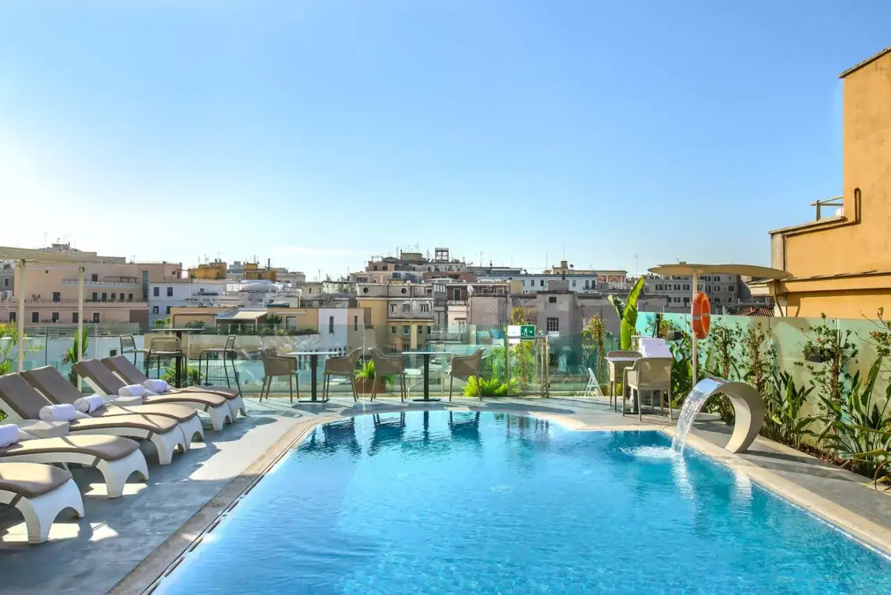 Aleph Rome Hotel piscina sul tetto